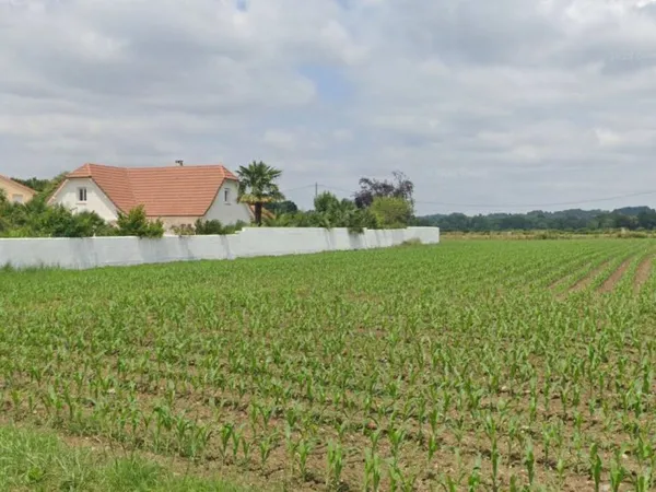 Très beau Terrain à bâtir aux portes de Pau .
