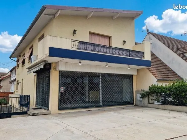 Commerce 238 m²