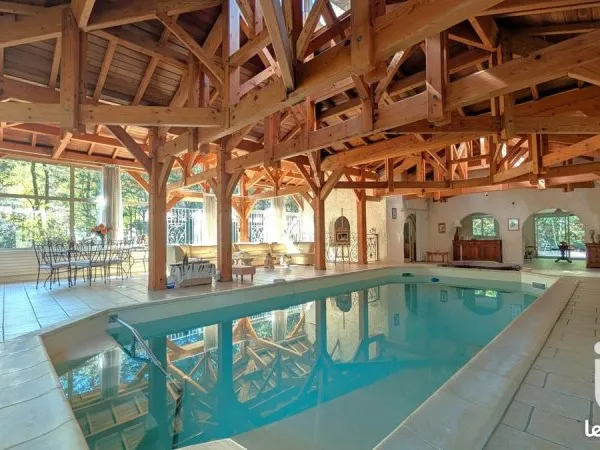 Maison 6 pièces 408 m²