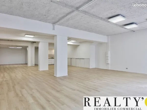 Local commercial 140 m²