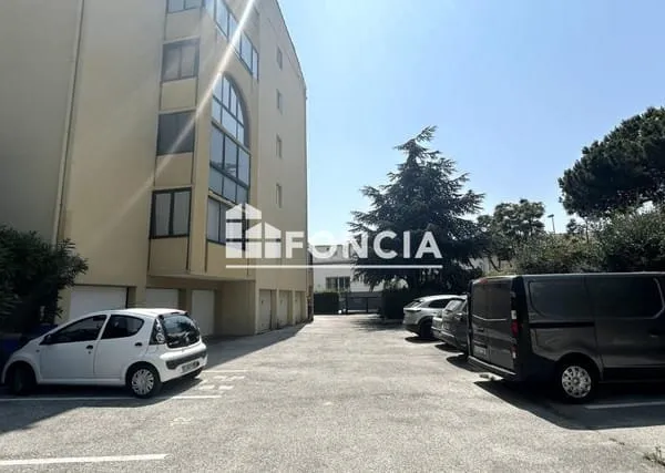 CHARMANT APPARTEMENT T3+ LOGGIA + PARKING + CAVE SECTEUR SAINT MARTIN
