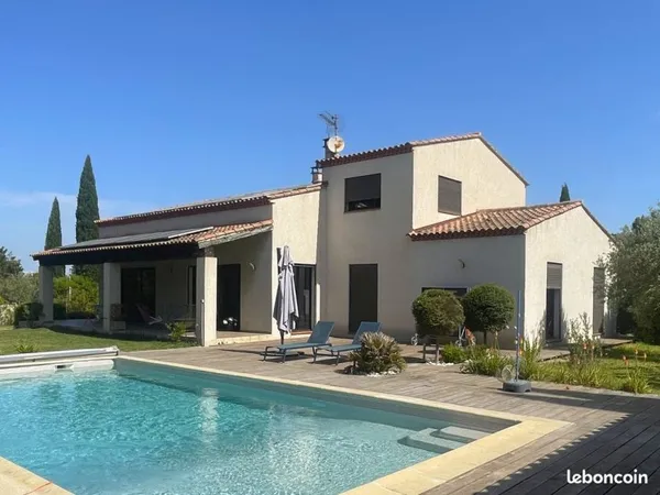 Grande villa avec piscine