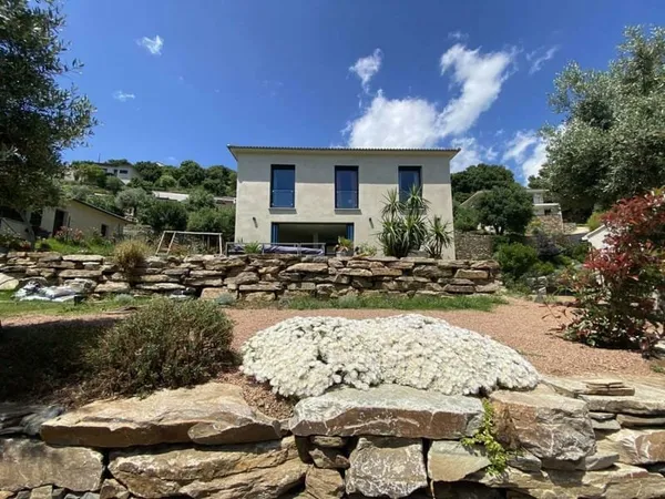 VENTE : maison de 4 pièces (130 m²) à BRANDO - LAVASINA