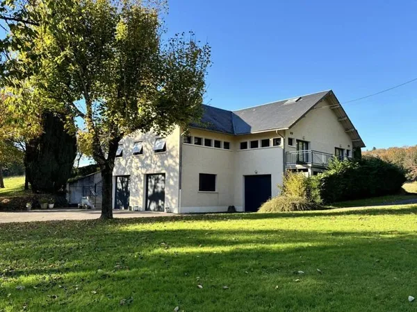 Local 585 m²