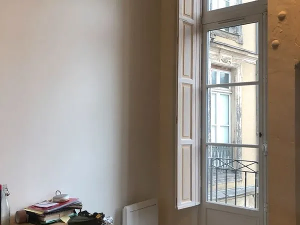 Loue studio entierement rénové