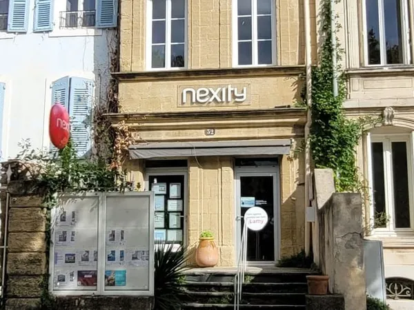 Local commercial 180 m²