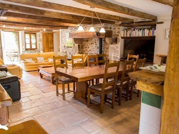 Maison 14 pièces 350 m²