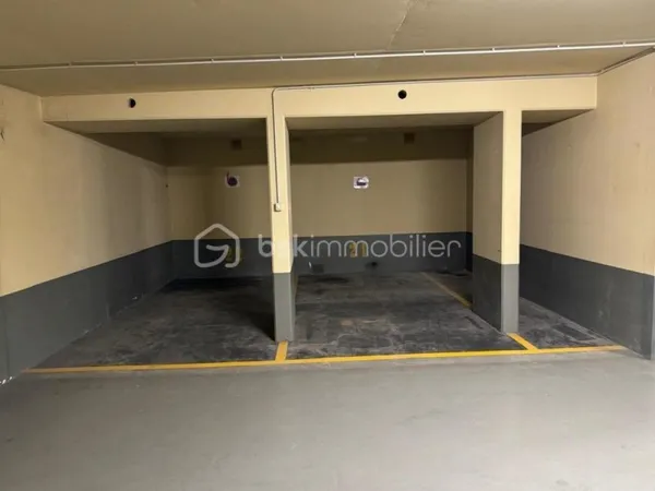 Parking a vendre
