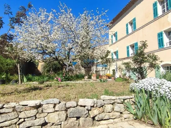 Maison 8 pièces 220 m²