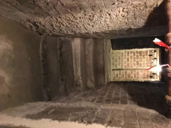 Loue petite cave Paris 17ème -5m³