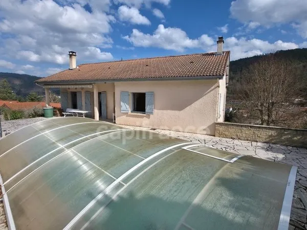 Maison plain-pied 90 m² - Terrain 2400 m² - Piscine - Sous-sol complet - Vue dégagée - Aurec-sur-Loi