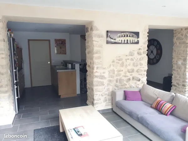 Loue Maison avec cour + grand garage