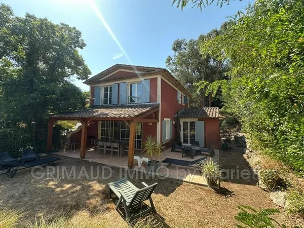 Maison dans residence avec piscine, 4 chambres