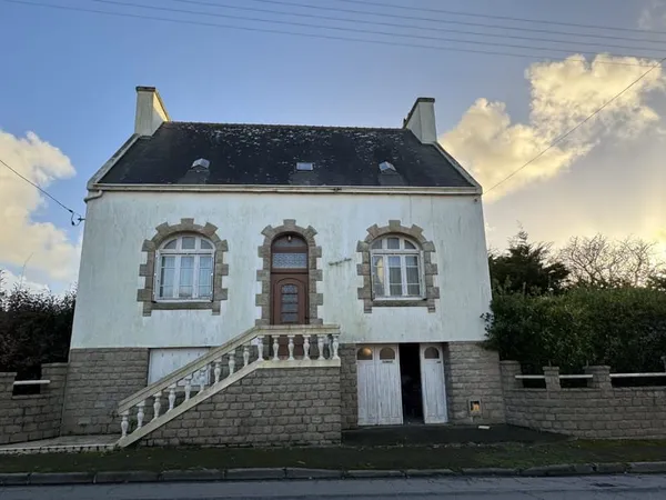Maison au bourg de PLOUHINEC