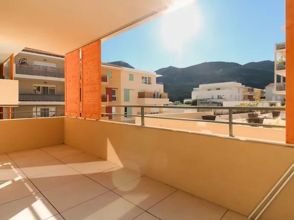 Saint-Martin-du-Var//3P 62 M²//Terrasse//Parking