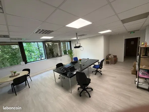Bureaux à louer à Labège : 54 m² à 1 000 /mois