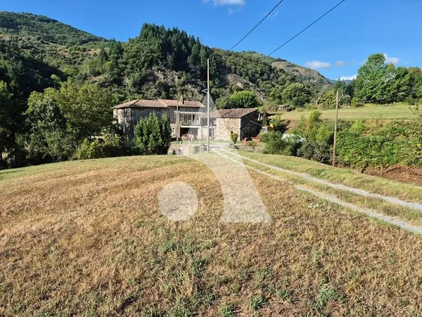 Maison Thueyts 8 pièce(s) 532.7 m2