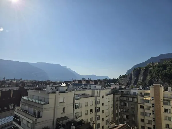 Centre ville, en étage avec ascenseur T3 de 77 m2 avec terra