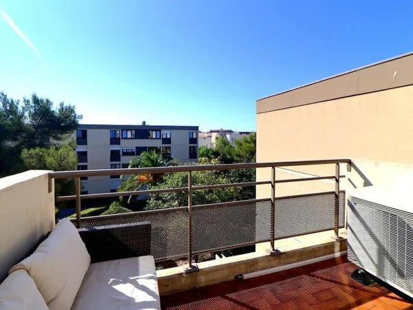 VENTE EN EXCLUSIVITE - FREJUS - APPARTEMENT 4 PIECES DE 83.28M2 AVEC BALCON, PARKING ET CAVE