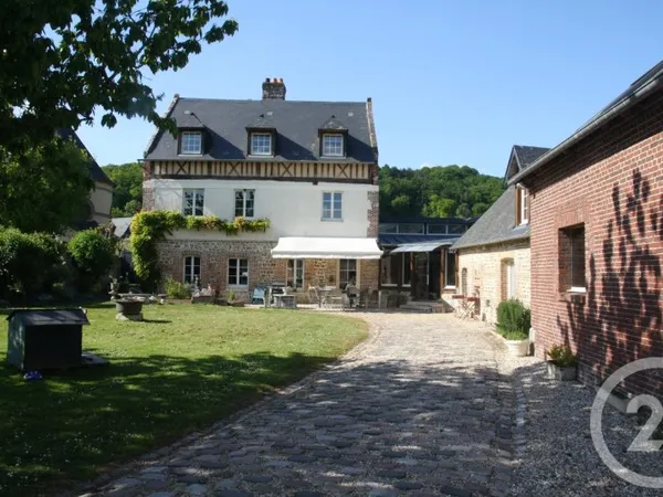 Maison 15 pièces 254 m²