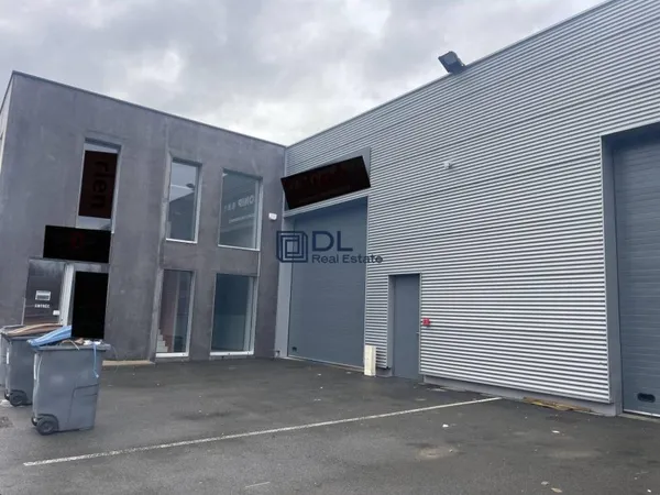 Local d'activité 377 m²