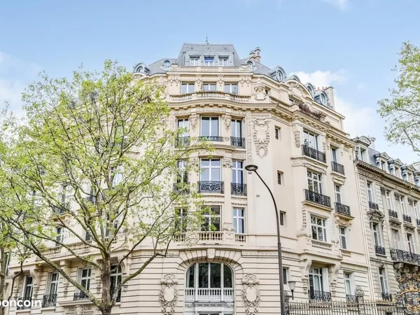 Appartement 8 pièces 337 m²