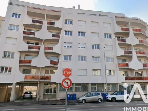 Local commercial 299 m²