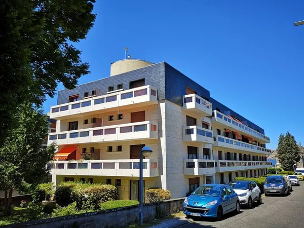 Bel appartement dans une résidence sécurisée avec ascenseur