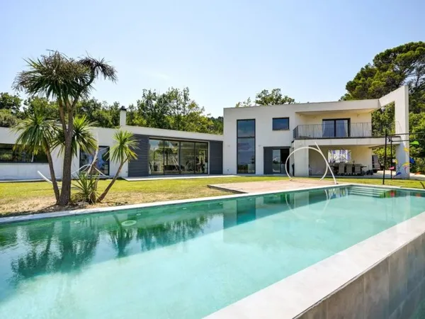 Maison individuelle 6 pièces 272 m²