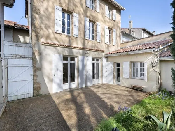 Maison 6 pièces 217 m²