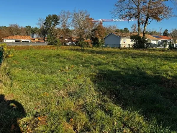 Terrain 663 m²