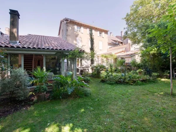 Maison 7 pièces 220 m²