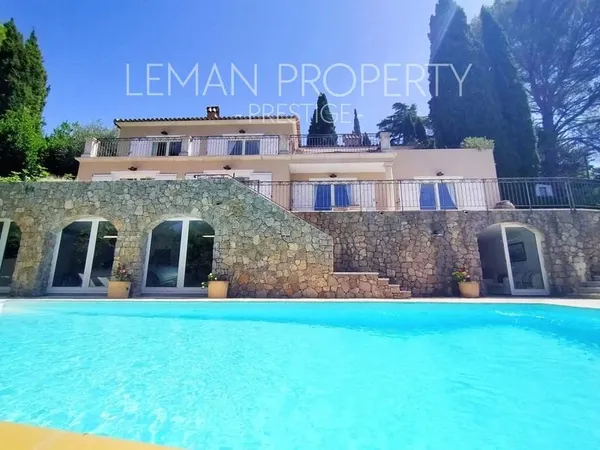 Maison 8 pièces 297 m²