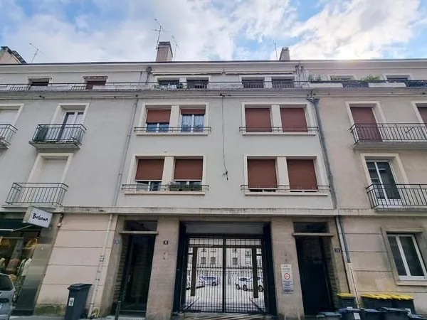 Stationnement Location Tours   54€