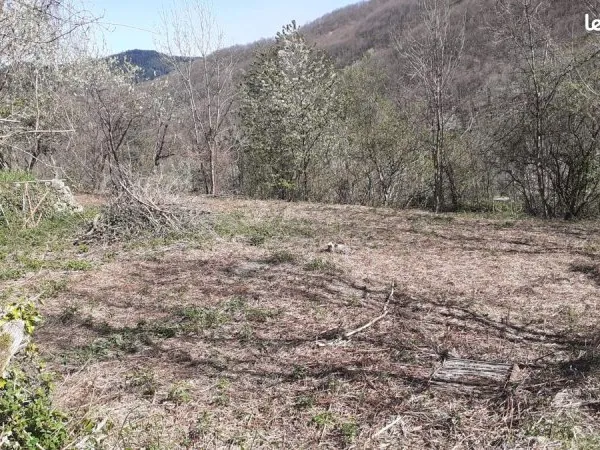 Terrain constructible 1283 m²