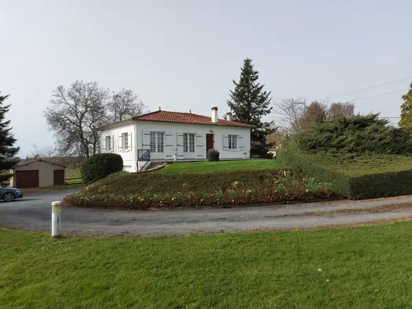 Maison traditionnelle de 151 m2 HB sur sous-sol intégral ave