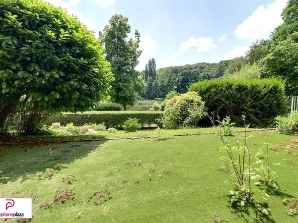 VILLE D'AVRAY - APPARTEMENT de 2 pièces de 72m2 avec JARDIN