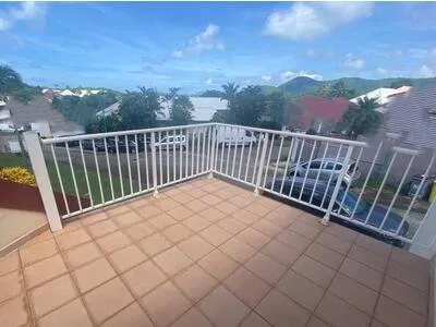 A VENDRE APPARTEMENT DE TYPE 3 VUE MER ET PISCINE- SAINTE ANNE