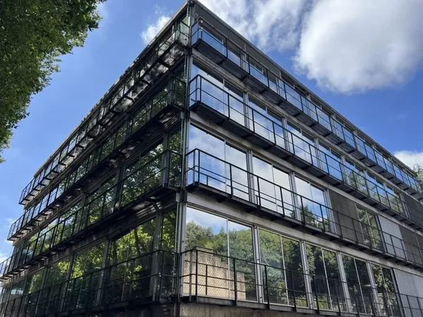Bureau 501 m²