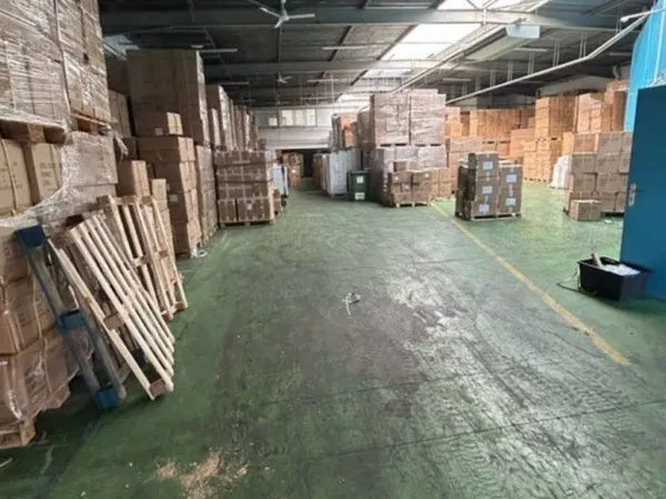 Local commercial 871 m²