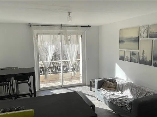 Appartement - 2ème étage - 75 m2 - 3 pièces - Meublé