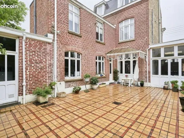 Maison 8 pièces 180 m²