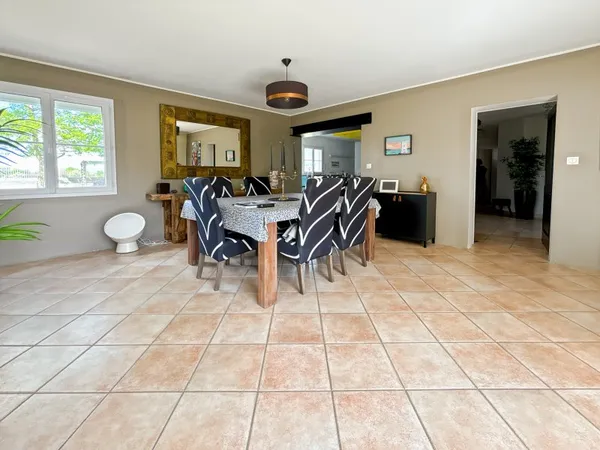 Maison 5 pièces 255 m²