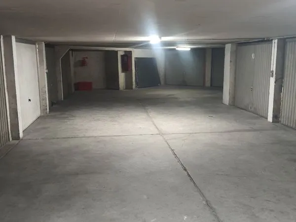 Stationnement Location Nice   300€