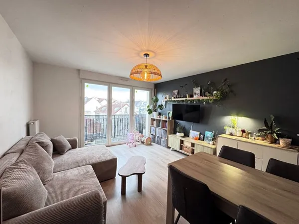Appartement 3 pièces à louer à Meaux - Confort et praticité au 3ème étage !