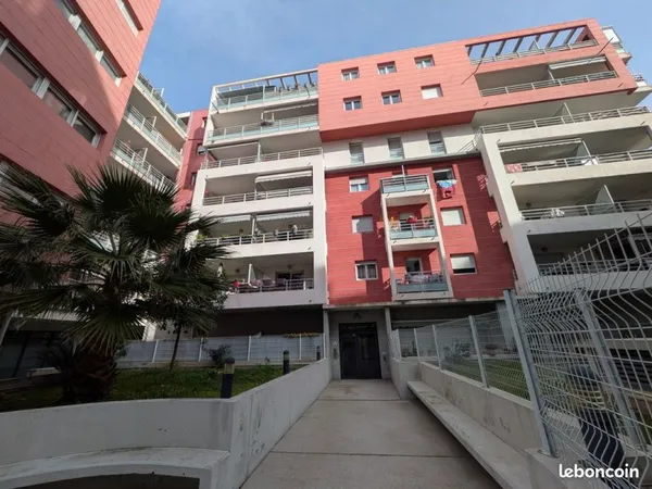 STUDIO 30 m2 neuf calme avec terrasse