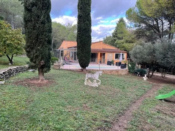 Maison 5 pièces 176 m²