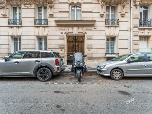 Local professionnel 117 m²