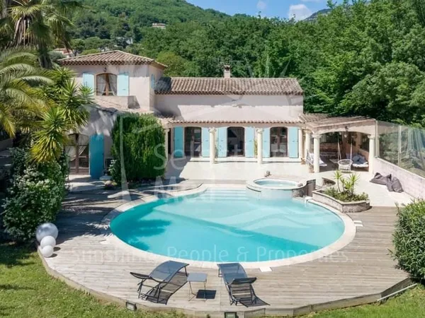 Belle villa de charme 3 chambres et studio avec piscine et sous-sol