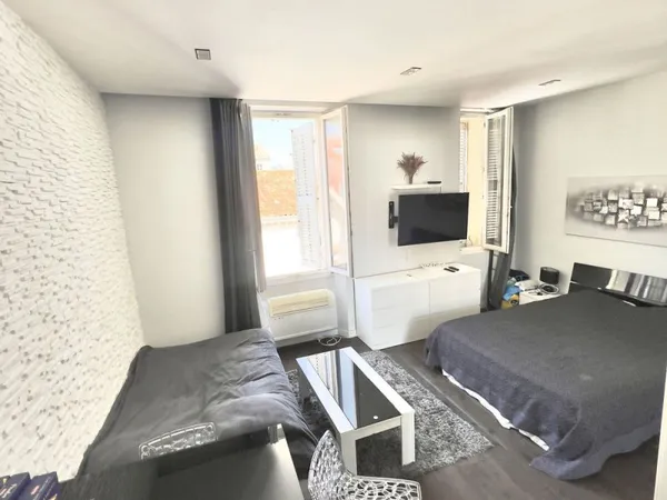 CANNES CENTRE BANANE CROISETTE APT 31M2 145M DU PALAIS DES FESTIVALS